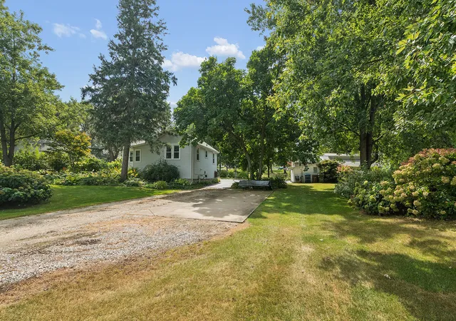 Photo 3 of Single family home for sale at 150 E 2nd Avenue, New Lenox, IL 60451 | MLS# 12758346 | Listing updated on 2026-10-04