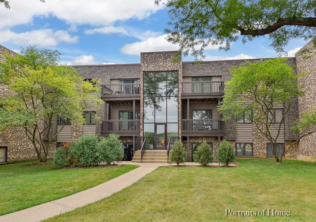 Condo for sale at 1464 Stonebridge Cir #E3, Wheaton, IL 60189 | MLS# 12758368