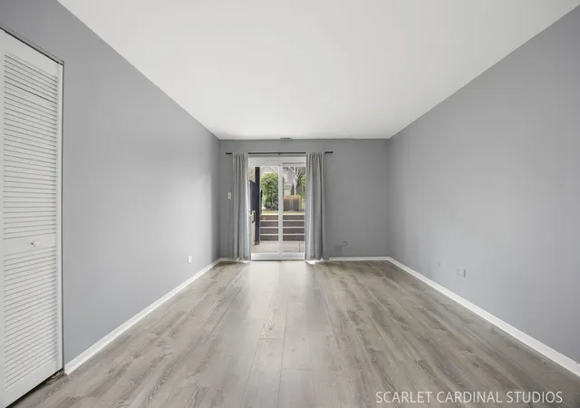 Photo 3 of Condo for sale at 1464 Stonebridge Cir #E3, Wheaton, IL 60189 | MLS# 12758368 | Listing updated on 2026-09-24