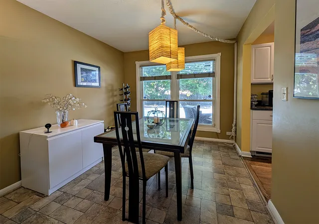 Photo 3 of Single family home for sale at 910 E Cherry Ln, Arlington Heights, IL 60004 | MLS# 12758378 | Listing updated on 2026-10-03