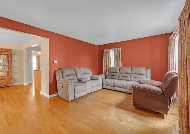 Photo 3 of Single family home for sale at 10825 S Artesian Ave, Chicago, IL 60655 | MLS# 12758380 | Listing updated on 2026-09-24