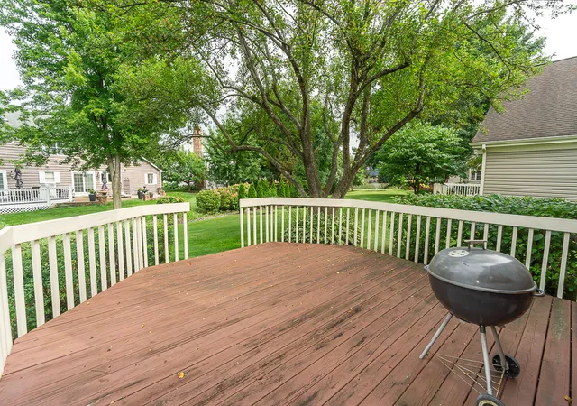 Photo 2 of Single family home for sale at 2157 N Lake Shore Cir, Arlington Heights, IL 60004 | MLS# 12758385 | Listing updated on 2026-09-18