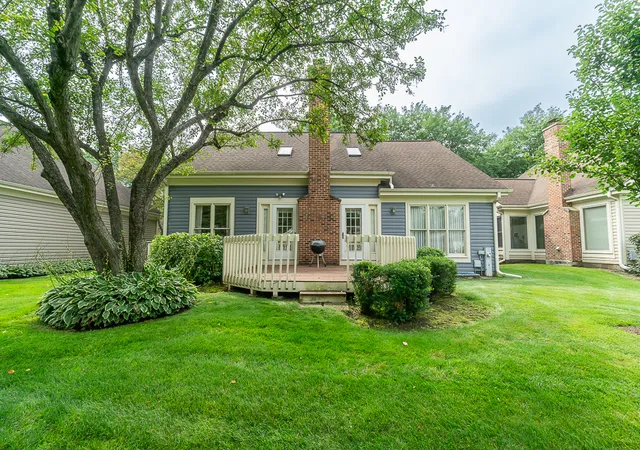 Photo 3 of Single family home for sale at 2157 N Lake Shore Cir, Arlington Heights, IL 60004 | MLS# 12758385 | Listing updated on 2026-09-18