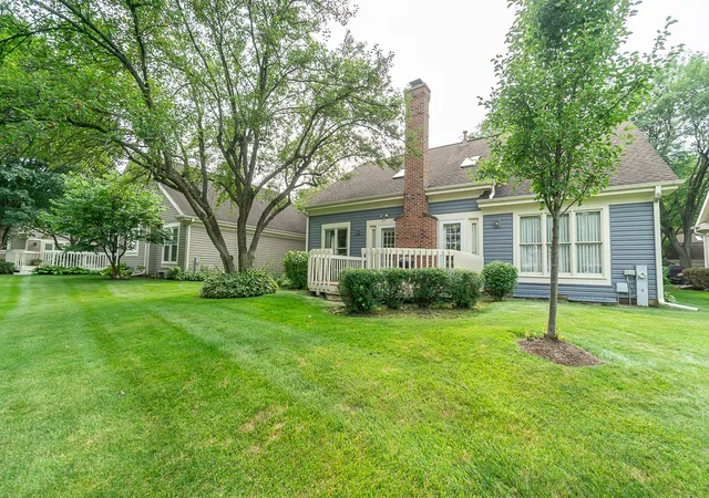 Photo 3 of Single family home for sale at 2157 N Lake Shore Cir, Arlington Heights, IL 60004 | MLS# 12758385 | Listing updated on 2026-09-18