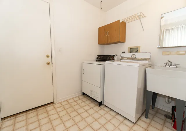 Photo 4 of Single family home for sale at 2157 N Lake Shore Cir, Arlington Heights, IL 60004 | MLS# 12758385 | Listing updated on 2026-09-18