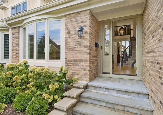 Photo 2 of Townhouse for sale at 10724 Holw Tree Ct, Orland Park, IL 60462 | MLS# 12758388 | Listing updated on 2026-09-14