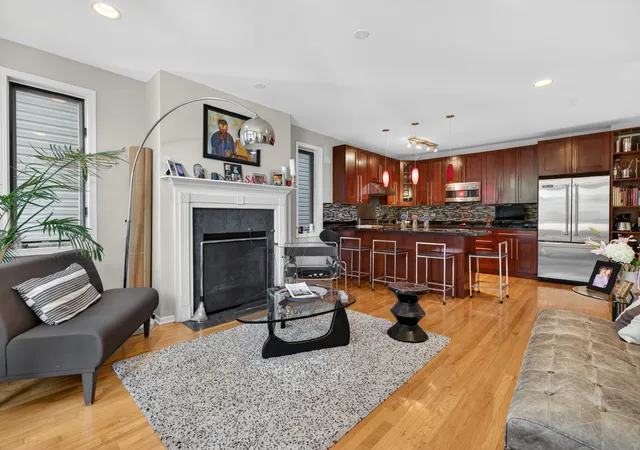 Photo 4 of Condo for sale at 2709 N Campbell Ave #1, Chicago, IL 60647 | MLS# 12758400 | Listing updated on 2026-09-21