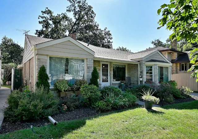 Photo 2 of Single family home for sale at 2407 Forest View Ave, River Grove, IL 60171 | MLS# 12758408 | Listing updated on 2026-09-24