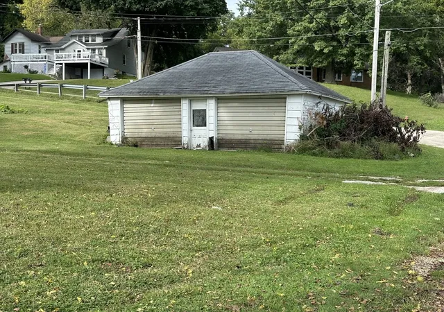 Photo 3 of Single family home for sale at 1520 Chicago Ave, Savanna, IL 61074 | MLS# 12758410 | Listing updated on 2026-09-14