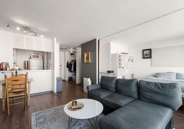 Photo 2 of Sale Pending at 5455 N Sheridan Rd #1907, Chicago, IL 60640 | MLS# 12758419 | Listing updated on 2026-10-09