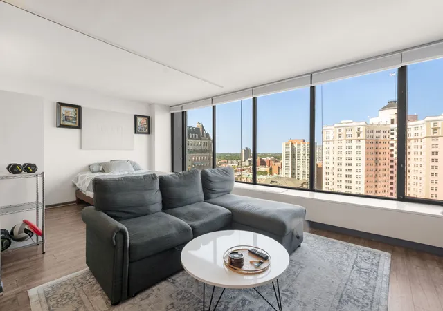 Photo 3 of Sale Pending at 5455 N Sheridan Rd #1907, Chicago, IL 60640 | MLS# 12758419 | Listing updated on 2026-10-09