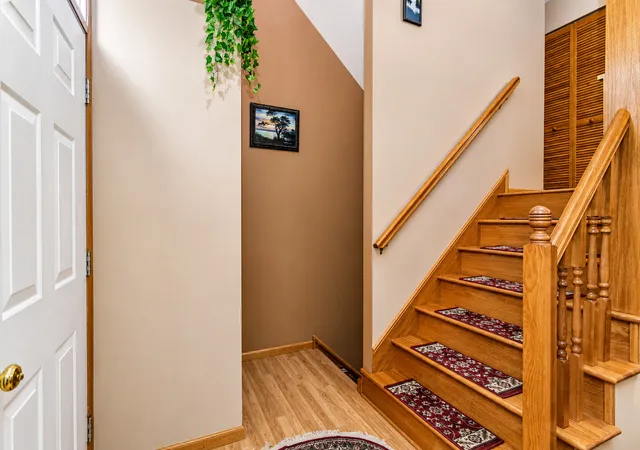 Photo 3 of Townhouse for sale at 935 S Darla Ct, Waukegan, IL 60085 | MLS# 12758441 | Listing updated on 2026-10-06