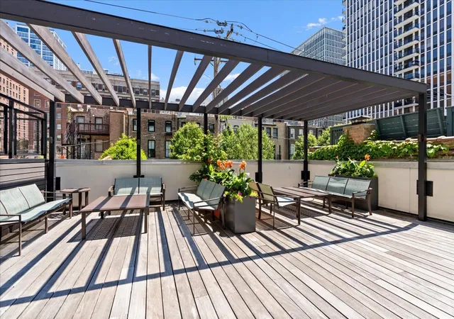 Listing Photo 2 - Condo for sale in building located at 21 W Goethe St, Chicago, IL 60610 - Unit #8H