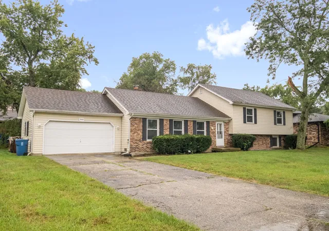 Photo 1 of Single family home for sale at 944 Carol Ln, Crete, IL 60417 | MLS# 12758455 | Listing updated on 2026-09-23