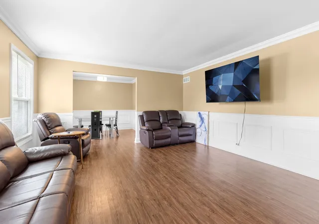 Photo 3 of Single family home for sale at 944 Carol Ln, Crete, IL 60417 | MLS# 12758455 | Listing updated on 2026-09-29