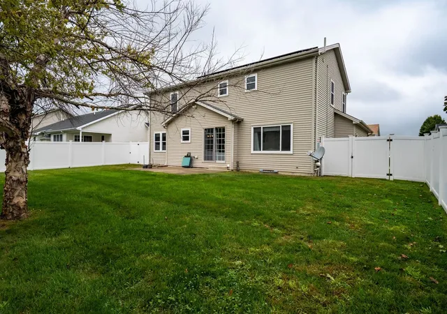 Photo 4 of Single family home for sale at 2961 Three Eagles St, Normal, IL 61761 | MLS# 12758473 | Listing updated on 2026-10-07