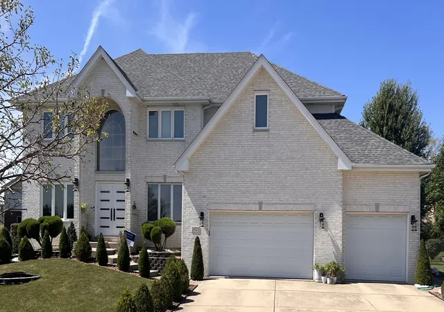 Photo 2 of Single family home for sale at 21372 Brittany Dr, Frankfort, IL 60423 | MLS# 12758476 | Listing updated on 2026-09-14