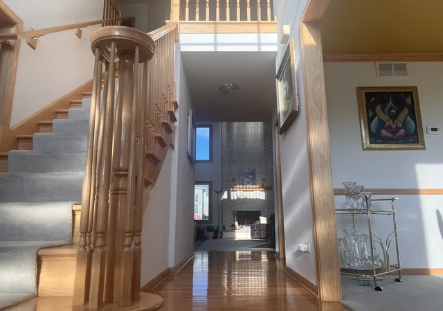 Photo 4 of Single family home for sale at 21372 Brittany Dr, Frankfort, IL 60423 | MLS# 12758476 | Listing updated on 2026-09-14