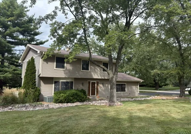 Photo 1 of Single family home for sale at 9718 Knolltop Rd, Union, IL 60180 | MLS# 12758482 | Listing updated on 2026-09-24