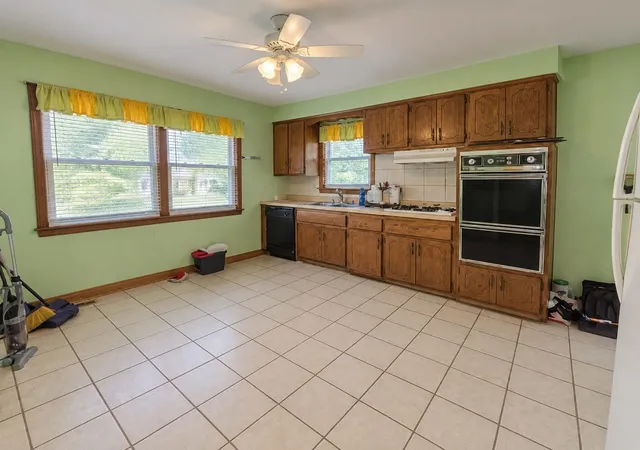 Photo 3 of Single family home for sale at 404 Westgate Ave, Chicago Heights, IL 60411 | MLS# 12758484 | Listing updated on 2026-09-16