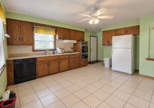 Photo 4 of Single family home for sale at 404 Westgate Ave, Chicago Heights, IL 60411 | MLS# 12758484 | Listing updated on 2026-09-16
