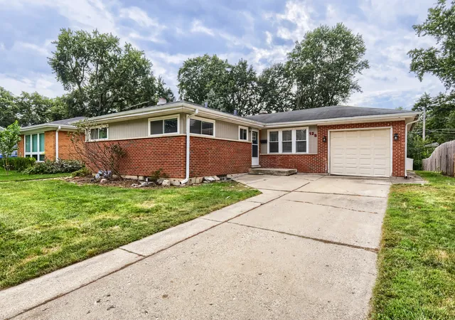 Photo 1 of Single family home for sale at 12 S Waterman Ave, Arlington Heights, IL 60004 | MLS# 12758490 | Listing updated on 2026-09-23