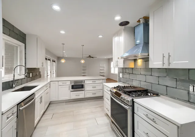 Photo 3 of Single family home for sale at 12 S Waterman Ave, Arlington Heights, IL 60004 | MLS# 12758490 | Listing updated on 2026-09-23
