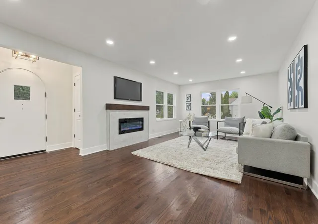 Photo 4 of Single family home for sale at 15w105 Harrison St, Elmhurst, IL 60126 | MLS# 12758494 | Listing updated on 2026-09-26
