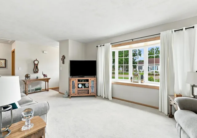 Photo 4 of Sale Pending at 2602 43rd Street, Moline, IL 61265 | MLS# 12758518 | Listing updated on 2026-09-23