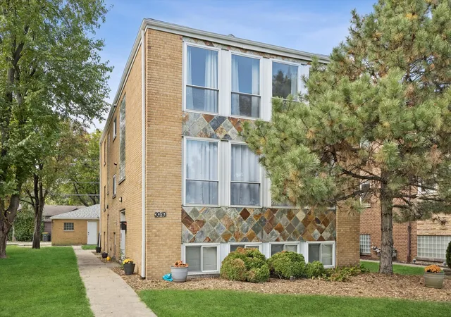 Photo 1 of Condo for sale at 3010 Harlem Ave #3, Riverside, IL 60546 | MLS# 12758521 | Listing updated on 2026-10-23