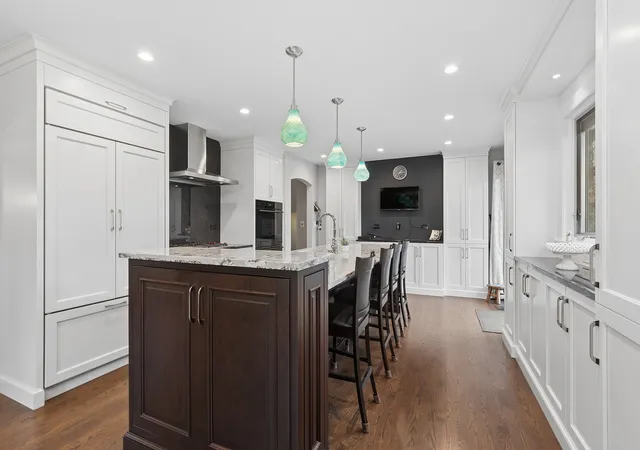 Photo 2 of Single family home for sale at 7202 Gold Grv Pl, Darien, IL 60561 | MLS# 12758522 | Listing updated on 2026-10-17