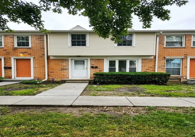 Photo 1 of Townhouse for sale at 3152 Medford Ct #3152, Streamwood, IL 60107 | MLS# 12758529 | Listing updated on 2026-10-02