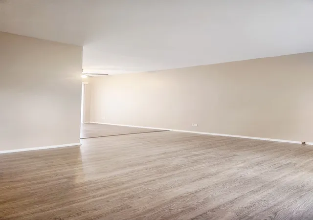 Photo 3 of Townhouse for sale at 3152 Medford Ct #3152, Streamwood, IL 60107 | MLS# 12758529 | Listing updated on 2026-10-02