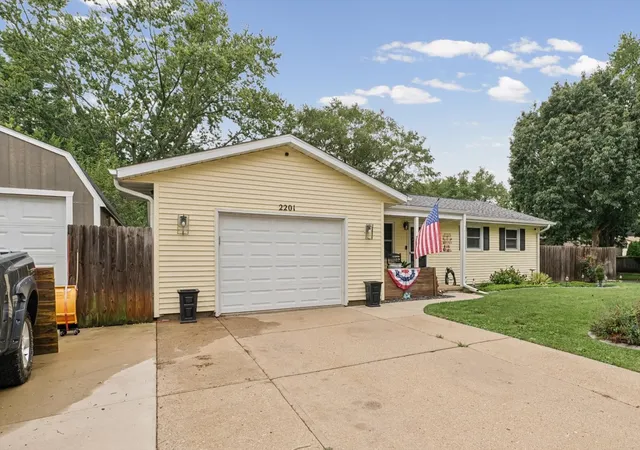 Photo 3 of Sale Pending at 2201 Clover Ln, Champaign, IL 61821 | MLS# 12758534 | Listing updated on 2026-10-03
