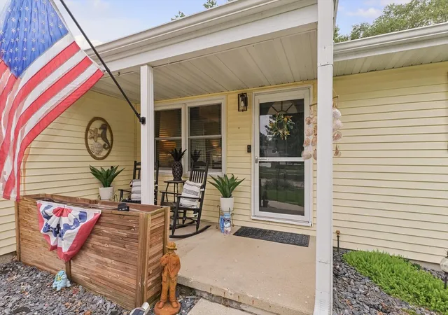 Photo 3 of Sale Pending at 2201 Clover Ln, Champaign, IL 61821 | MLS# 12758534 | Listing updated on 2026-10-03