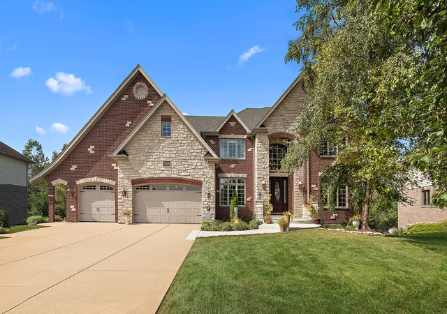 Single family home for sale at 22550 Nature Crk Cir, Frankfort, IL 60423 | MLS# 12758539