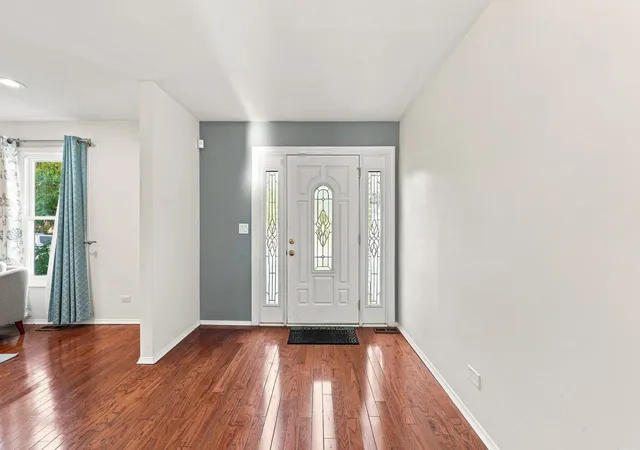 Photo 3 of Single family home for sale at 316 Plymouth Ln, Bloomingdale, IL 60108 | MLS# 12758541 | Listing updated on 2026-09-14