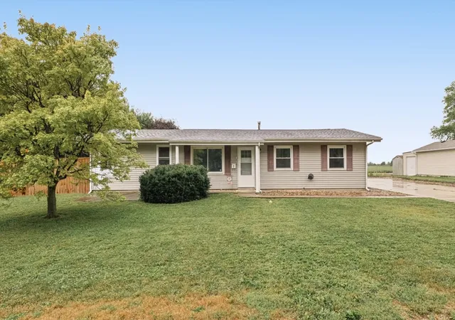 Photo 2 of Single family home for sale at 549 S Hinkley St, Bement, IL 61813 | MLS# 12758560 | Listing updated on 2026-09-14