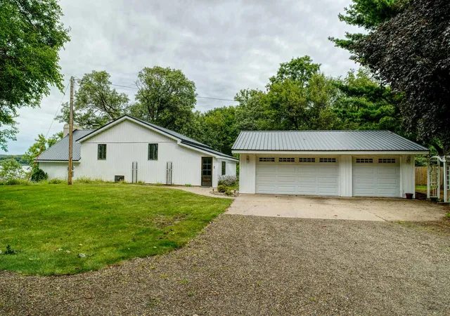 Photo 2 of Single family home for sale at 3272 Tammy Ln, Thomson, IL 61285 | MLS# 12758562 | Listing updated on 2026-09-22