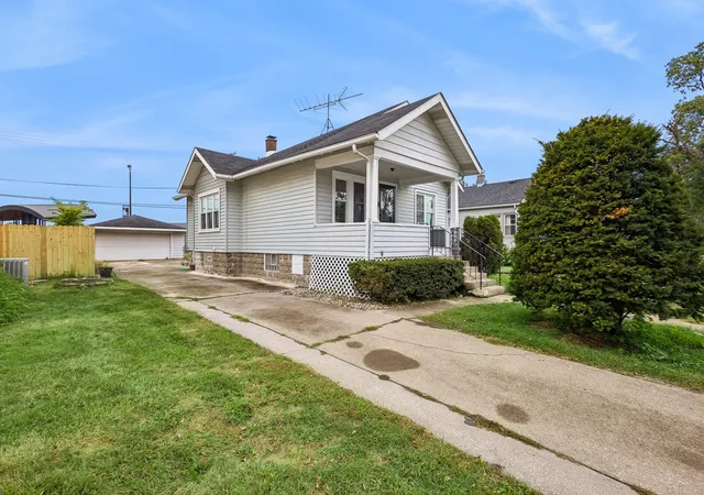 Photo 1 of Single family home for sale at 3347 Washington St, Lansing, IL 60438 | MLS# 12758584 | Listing updated on 2026-09-29