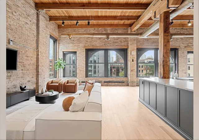 Photo 2 of Condo for sale at 368 W Huron St #4S, Chicago, IL 60654 | MLS# 12758592 | Listing updated on 2026-09-14
