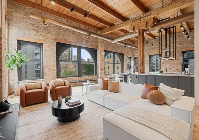 Listing Photo 3 - Condo for sale in building located at 368 W Huron St, Chicago, IL 60654 - Unit #4S