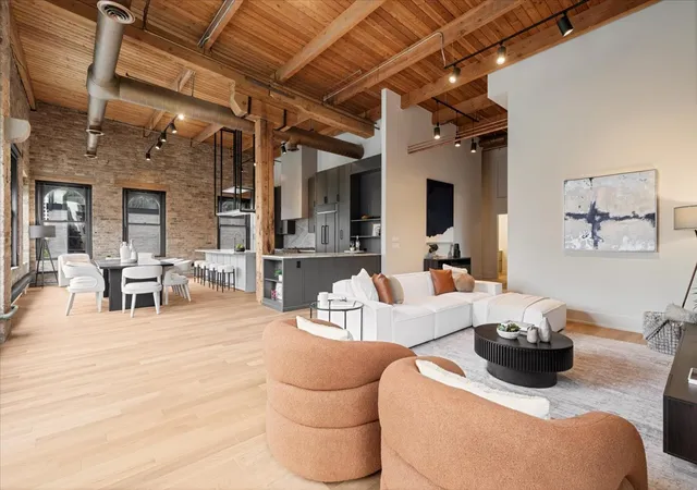 Listing Photo 5 - Condo for sale in building located at 368 W Huron St, Chicago, IL 60654 - Unit #4S