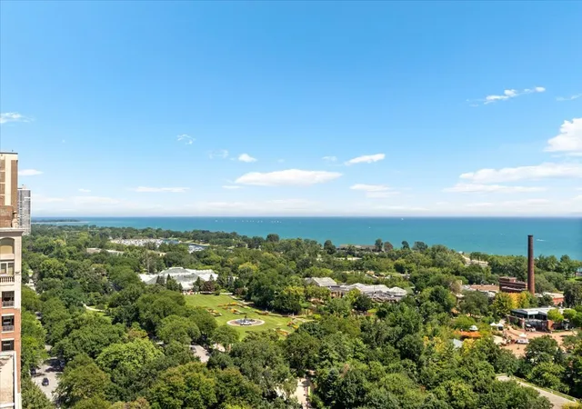 Listing Photo 2 - Condo for sale in building located at 2000 N Lincoln Park W, Chicago, IL 60614 - Unit #1214
