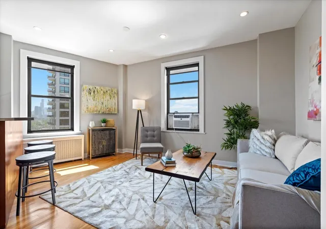 Photo 4 of Condo for sale at 2000 N Lincoln Park W #1214, Chicago, IL 60614 | MLS# 12758600 | Listing updated on 2026-09-14