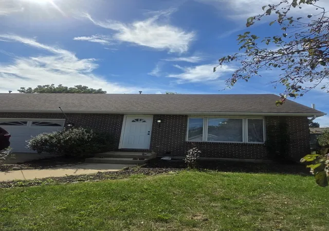 Photo 1 of Multi family home for sale at 17 Pine Ct, South Elgin, IL 60177 | MLS# 12758601 | Listing updated on 2026-10-20