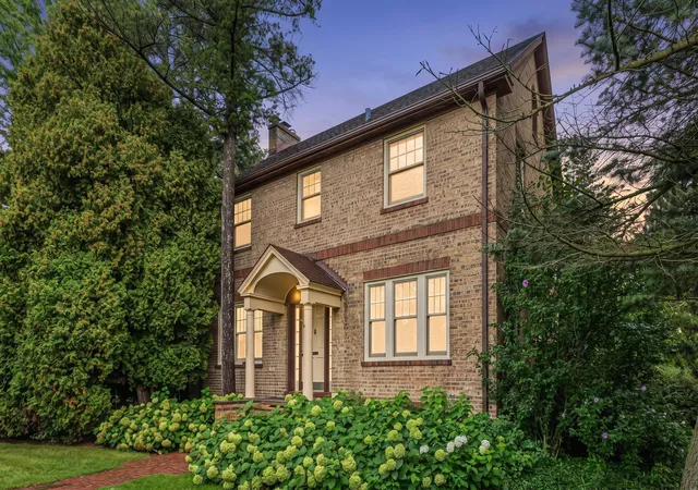 Photo 1 of Single family home for sale at 1324 Fredrickson Pl, Highland Park, IL 60035 | MLS# 12758608 | Listing updated on 2026-09-14