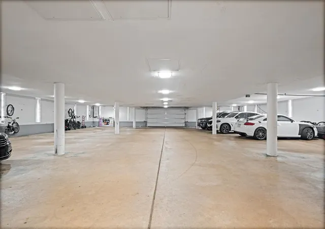 Listing Photo 2 - Condo for sale in building located at 300 Thames Pkwy, Park Ridge, IL 60068 - Unit #3F