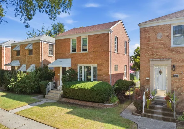 Photo 2 of Single family home for sale at 759 Westchester Blvd, Westchester, IL 60154 | MLS# 12758628 | Listing updated on 2026-10-07