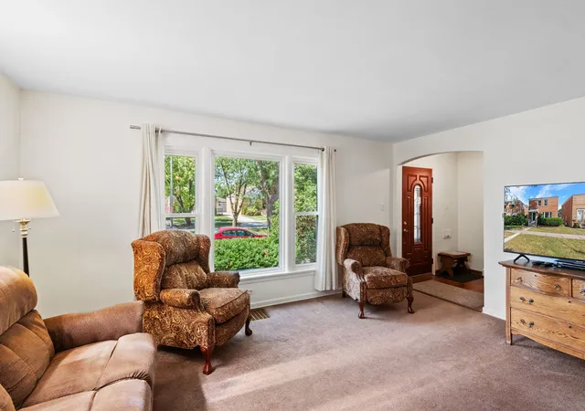 Photo 4 of Single family home for sale at 759 Westchester Blvd, Westchester, IL 60154 | MLS# 12758628 | Listing updated on 2026-10-07
